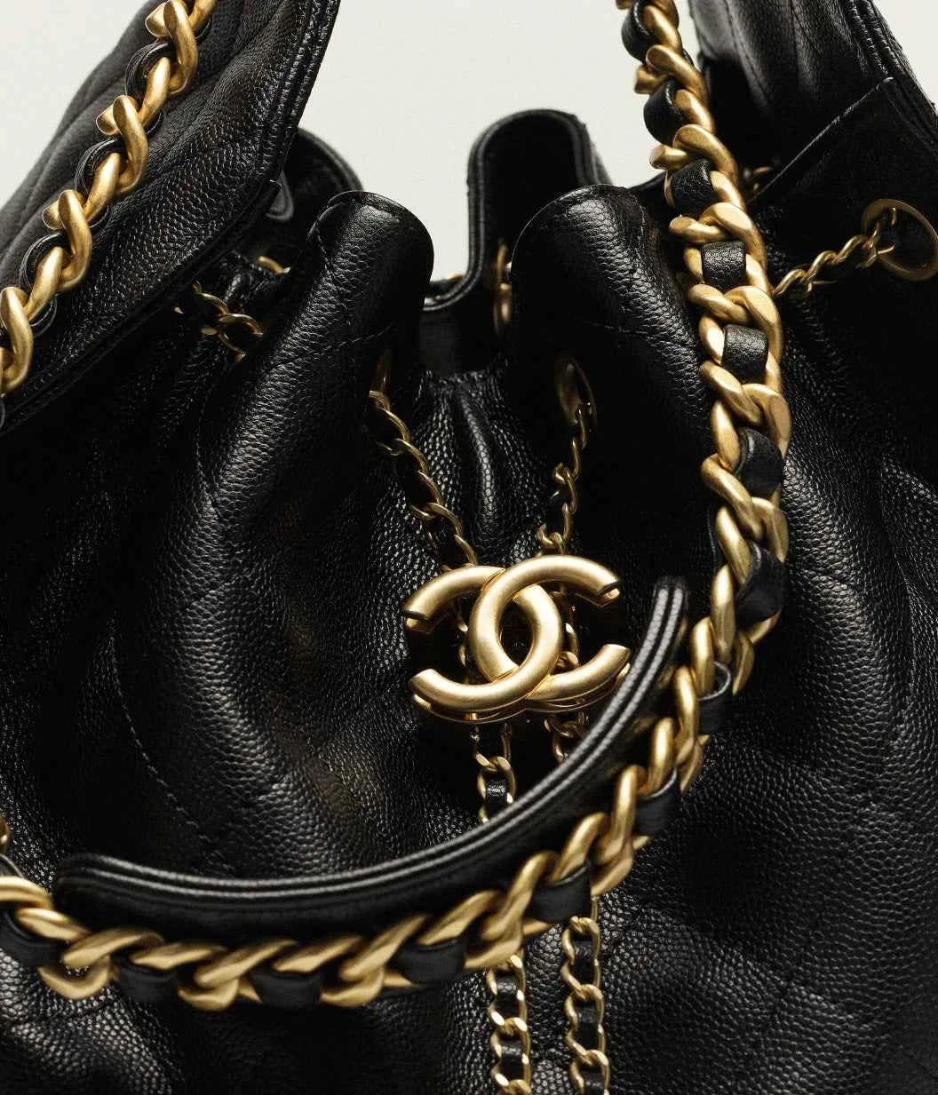 25 Small - Medium Handbag