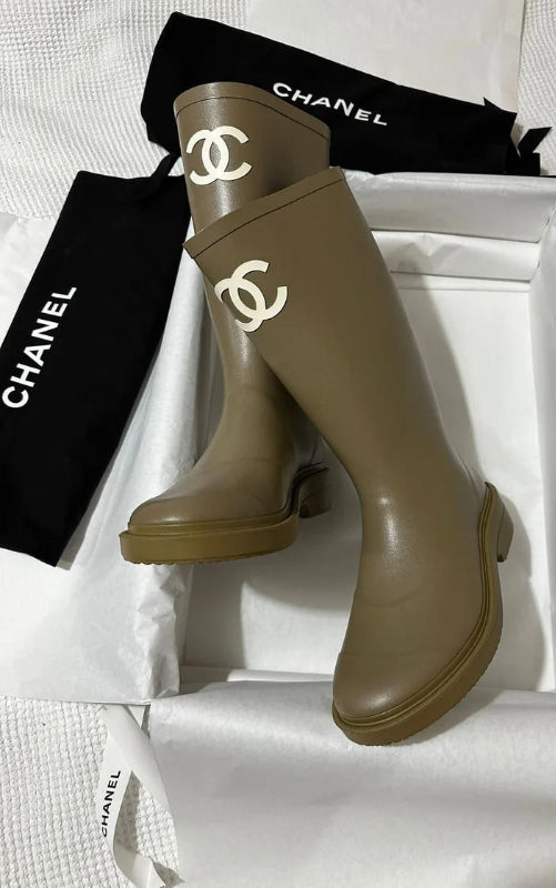 Elegant Classic Waterproof Tall Boots – Timeless Style & Comfort