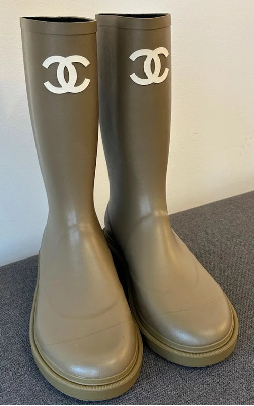 Elegant Classic Waterproof Tall Boots – Timeless Style & Comfort