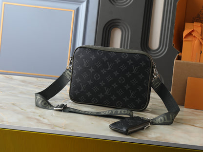 Trio Messenger Bag
