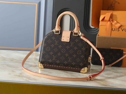 Alma Trunk Bag
