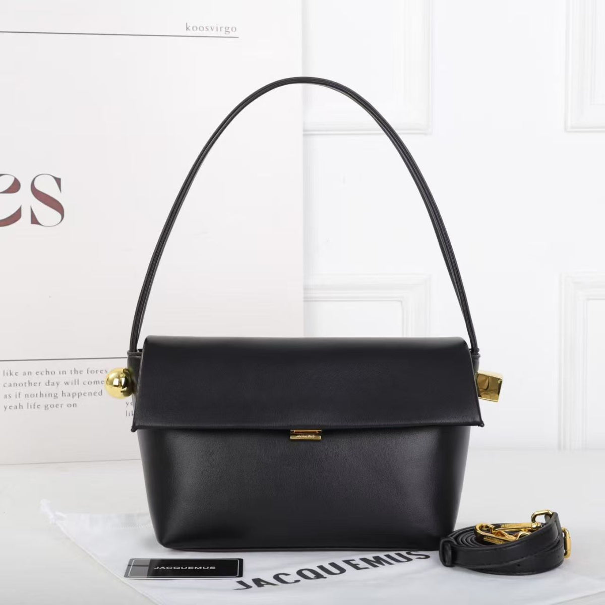 Le Rond Carre Shoulder Bag