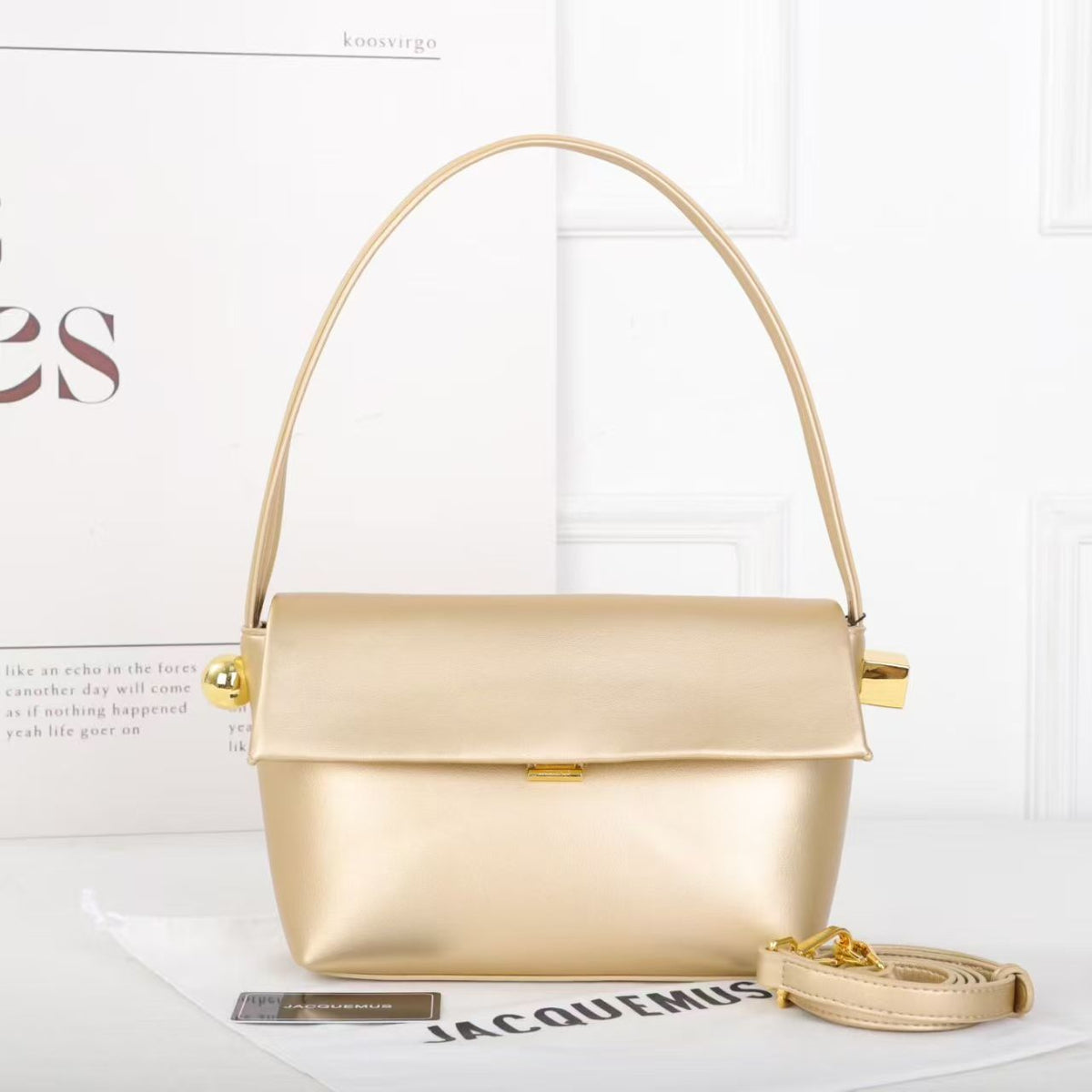 Le Rond Carre Shoulder Bag