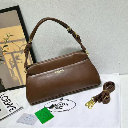 Enchaîné Leather Bag