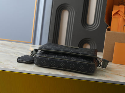Trio Messenger Bag