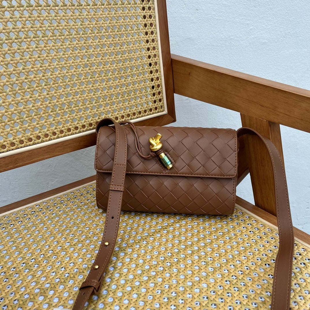 Andiamo Pouch On Strap