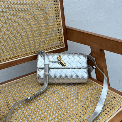Andiamo Pouch On Strap